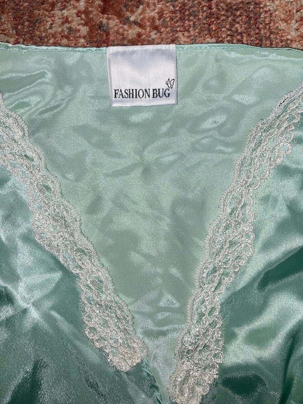 Light Green Satin Robe - Picture 3 of 3